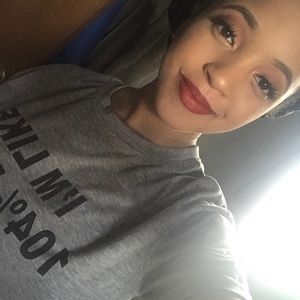 Meet your Posher, Momonica